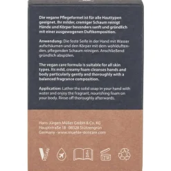 ESSENTIALS   Feste Körperseife Schwarze Johannisbeere & Zeder 100 g