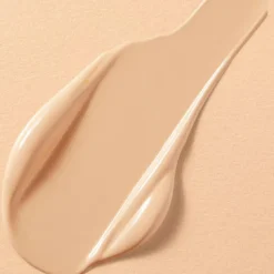 Getönte feuchtigkeitsspendende BB-Creme