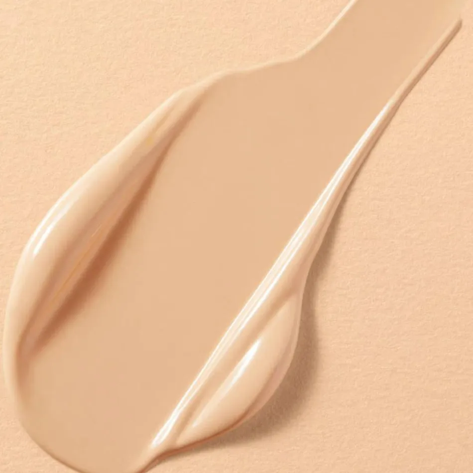 Getönte feuchtigkeitsspendende BB-Creme