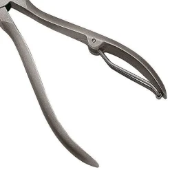 Nagelzange Maniküre