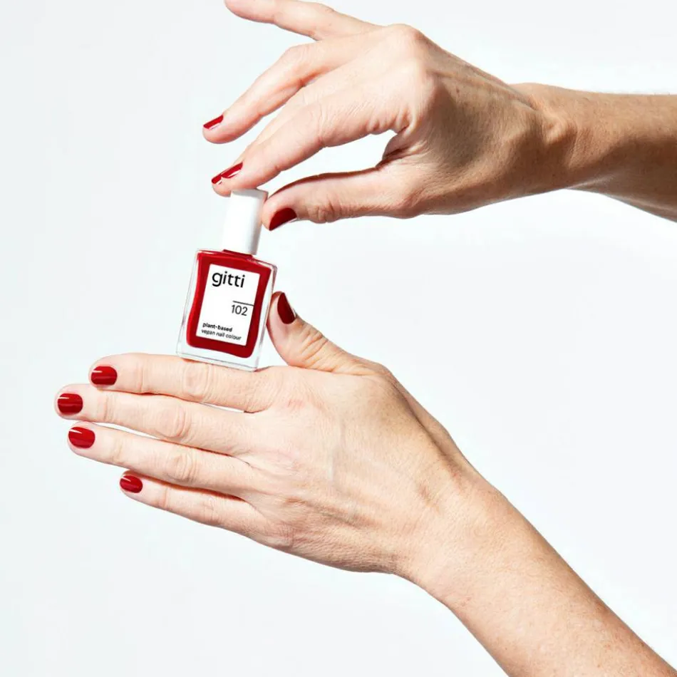 no. 102 Nail Polish Classic Red 15 ml