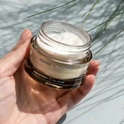 White Pine   Meno Reverse™ Volumizing Serum-in-Moisturizer 40 ml